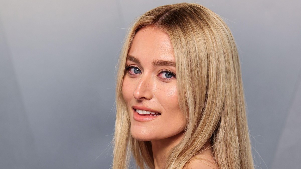 Σάρα Πίτζεον: Πώς θα υιοθετήσετε το luminous beauty look της στο after party του Vanity Fair