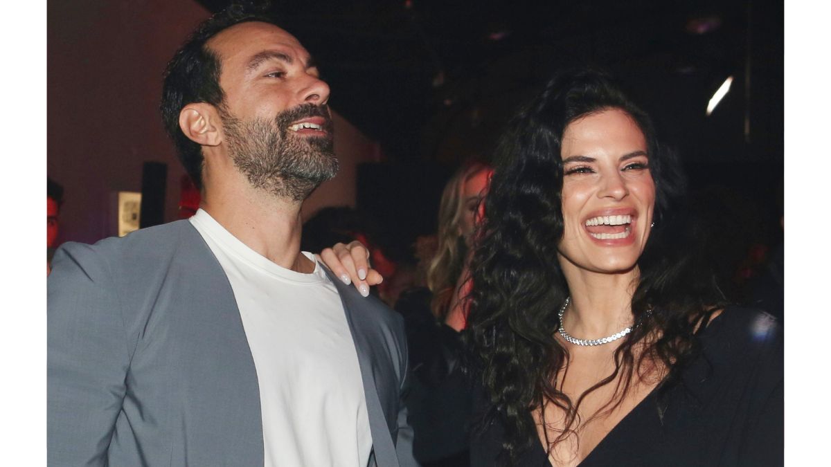 Σάκης Τανιμανίδης – Χριστίνα Μπόμπα: Το casual look και η total black εμφάνιση που κέρδισε τις εντυπώσεις