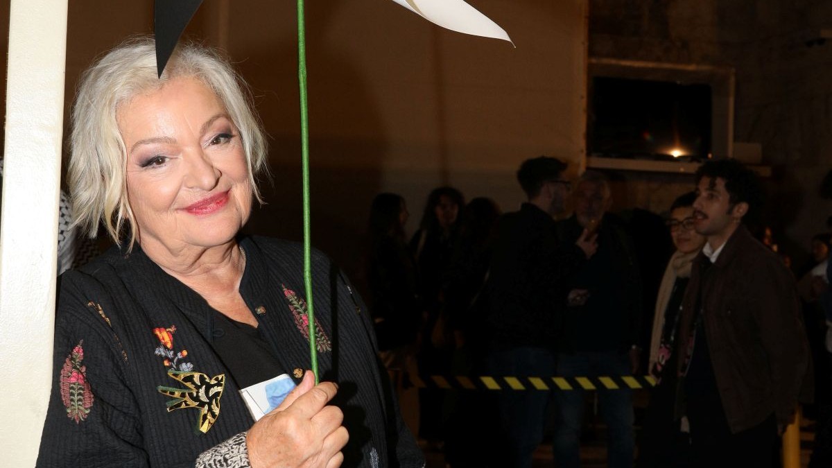 Τάνια Τσανακλίδου: Mιλά για την περιπέτεια της υγείας της μετά τη νοσηλεία στο νοσοκομείο – «Τώρα είμαι με το μπαστουνάκι μου…»