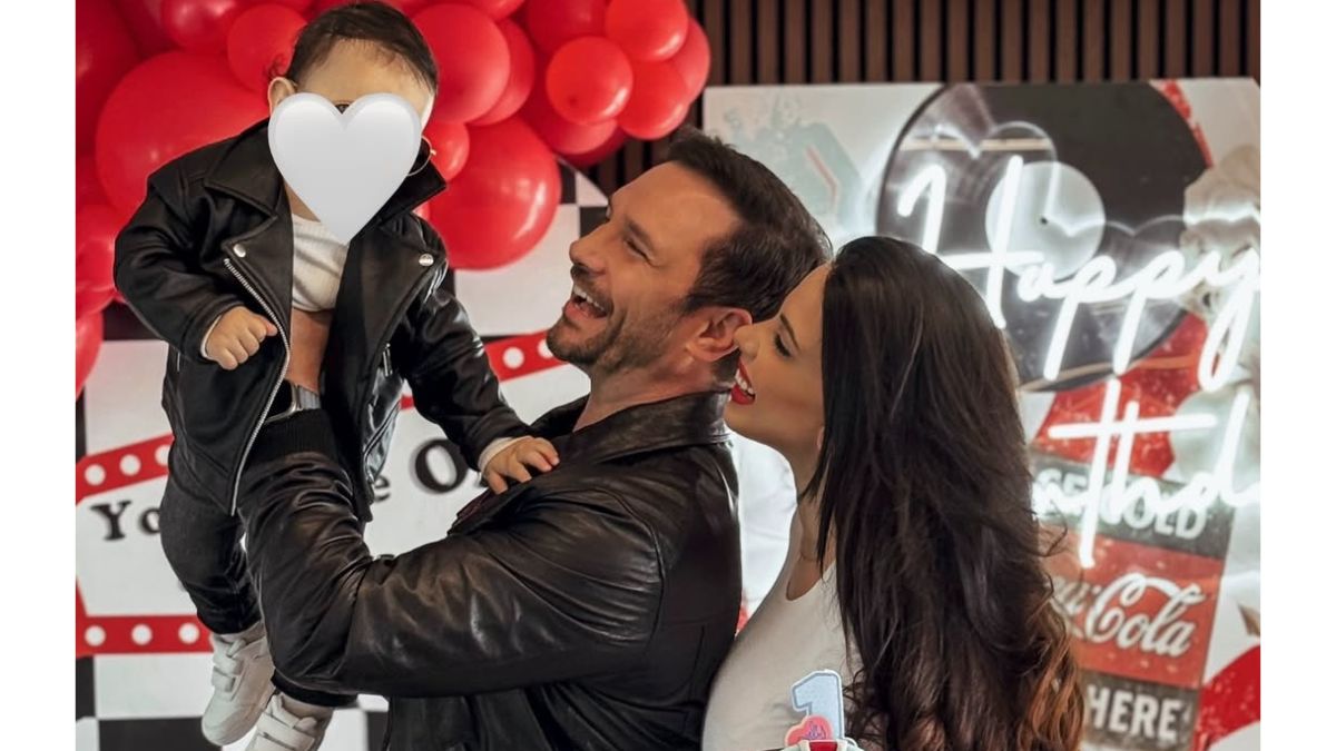 Ευθύμης Ζησάκης – Χρύσα Παπαλελούδη: Οι εντυπωσιακές εικόνες που δημοσίευσαν από τα γενέθλια του γιου τους: «Γίναμε 1»