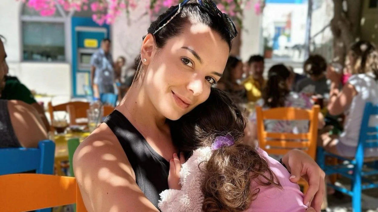 Νικολέττα Ράλλη: Απόδραση στην εξοχή με την κόρη της – Σαν σκηνή από ταινία