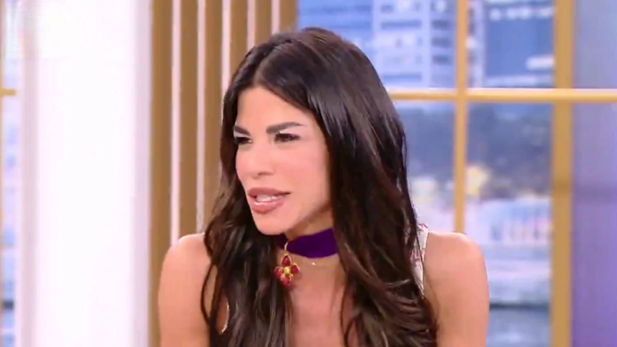 Δάφνη Καραβοκύρη για Απόστολο Γκλέτσο: «Είναι σαν να έβγαλε από πάνω του τον ρόλο, επιτέλους»