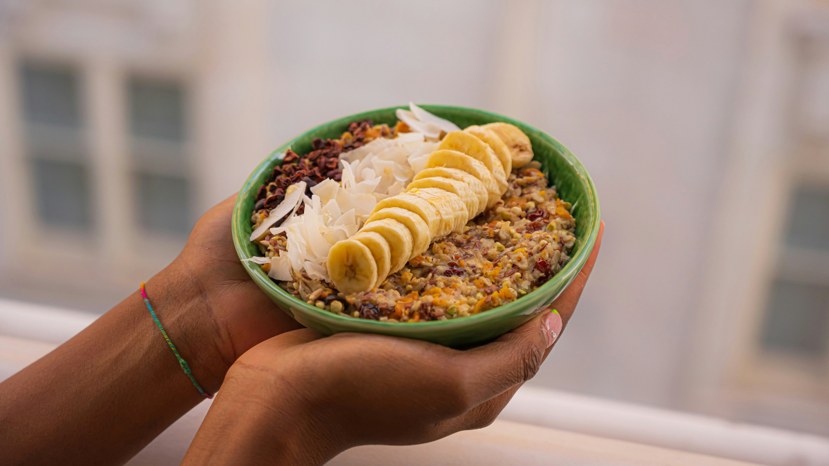 Spring foods: Οι τροφές-σύμμαχοι για λιγότερο φούσκωμα αυτήν την εποχή