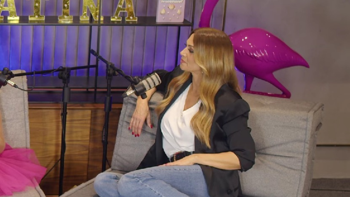 Έλλη Κοκκίνου: Η αποκάλυψη για τη στιγμή που έμαθε για το διαζύγιο των γονιών της – «Είπα στους γονείς μου τότε γιατί με κάνατε;»