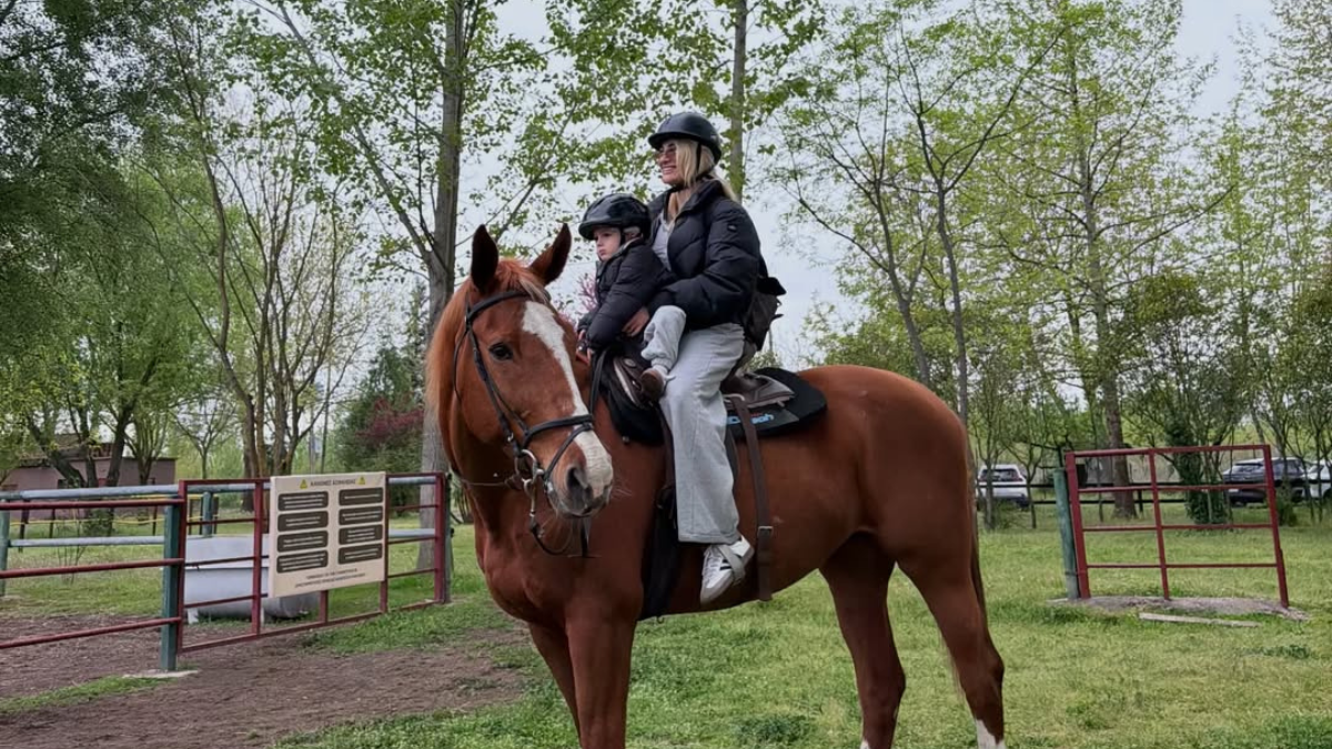 Ιωάννα Τούνη: Η τρυφερή εξόρμηση με τον μικρό Πάρη στην Πέλλα