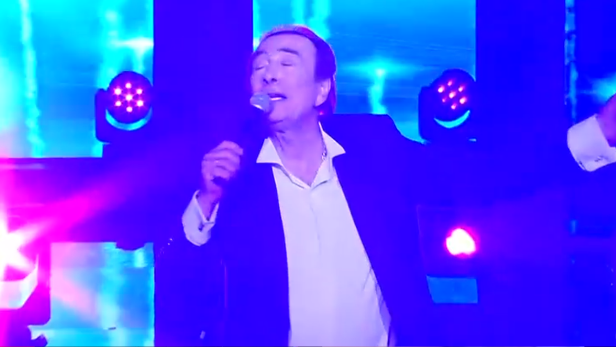 J2US: Ο Αντύπας έβαλε “φωτιά” στη σκηνή – Λαϊκή βραδιά που κράτησε το κοινό