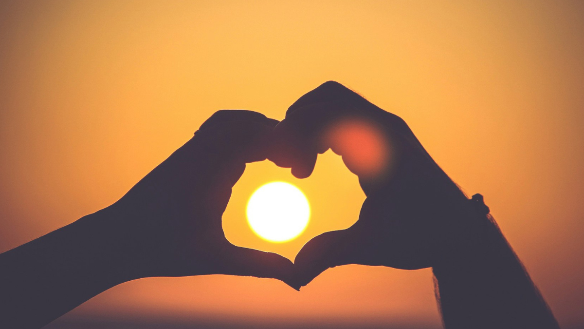 Από το βράδυ της Κυριακής αλλάζουν όλα: Τα 5 ζώδια που μπαίνουν σε νέα ερωτική φάση