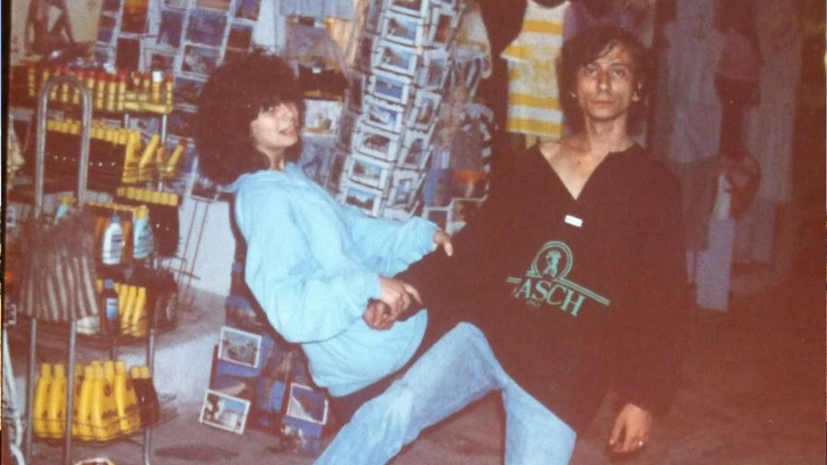 Ζήνα Κουτσελίνη: Η μέρα των γενεθλίων που κουβαλά πόνο, μνήμη και αγάπη – Το μήνυμα στον αδερφό της