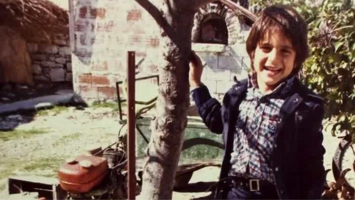 Κουίζ: Ποιος είναι ο τραγουδιστής της φωτογραφίας;