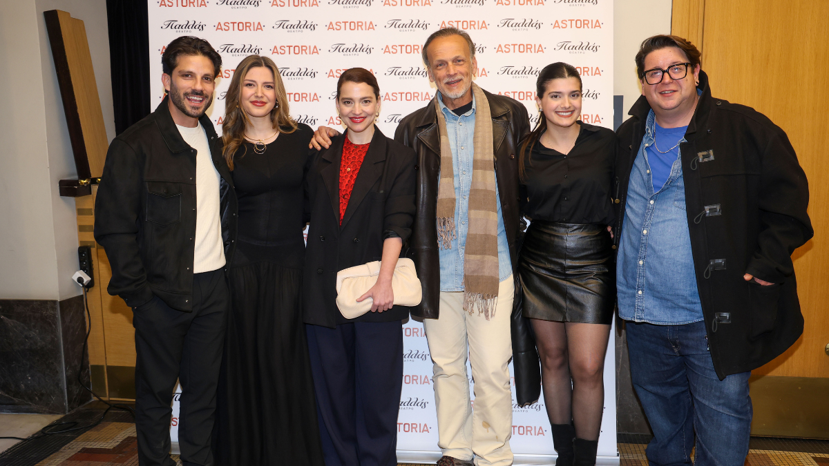 «ASTORIA» στο Παλλάς: Παράταση επιτυχίας και μια βραδιά γεμάτη φίλους