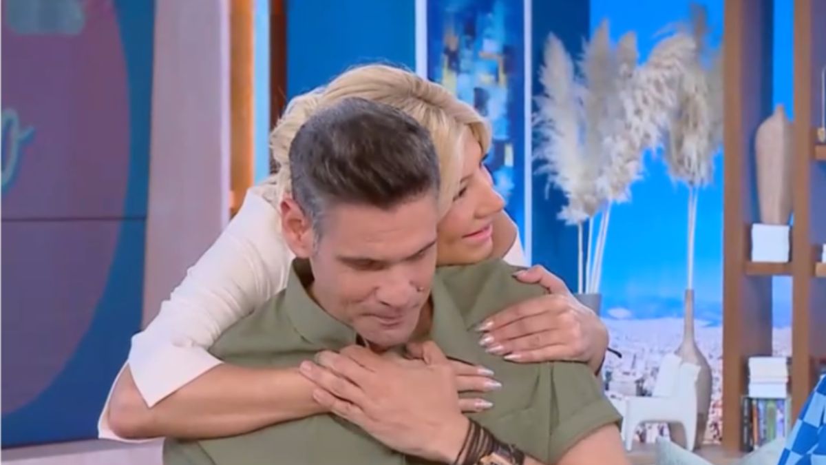 Φαίη Σκορδά – Δημήτρης Ουγγαρέζος: Η συγκινητική στιγμή στον αέρα της εκπομπής – ««Μία αγκαλίτσα να σου κάνω»