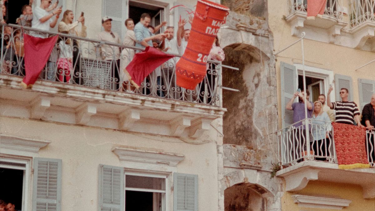 Τα πασχαλινά έθιμα που συνεχίζουν να κάνουν όλοι στην Ελλάδα