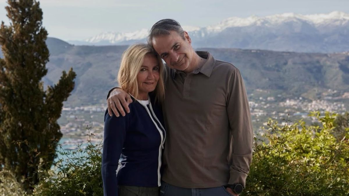 Κυριάκος Μητσοτάκης: Η πασχαλινή φωτογραφία του με τη Μαρέβα και το σχόλιο της Μαρίας Σάκκαρη