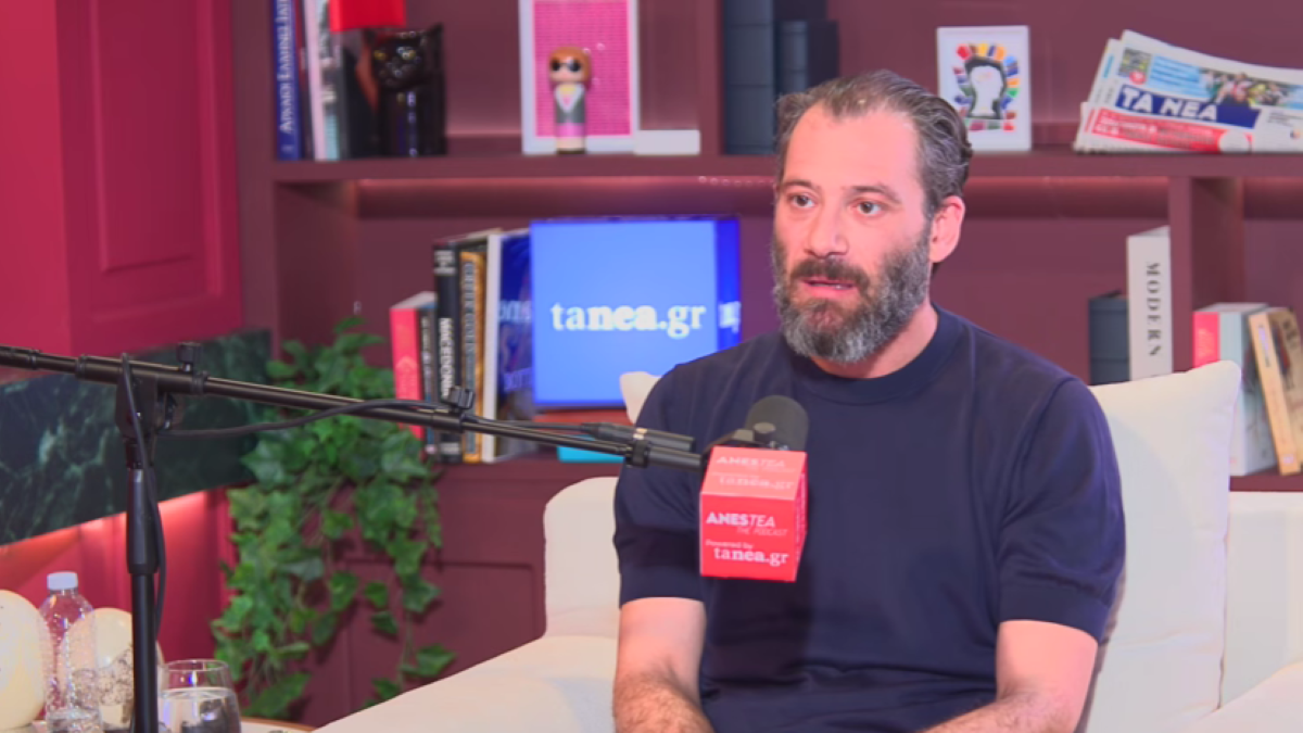 Αντίνοος Αλμπάνης για Μaestro: «Συγκινούμαι πολύ με τον Χριστόφορο. Mια αντίστοιχη παραγωγή στο εξωτερικό, έχει 20 άτομα να κάνουν τη δουλειά που κάνει»