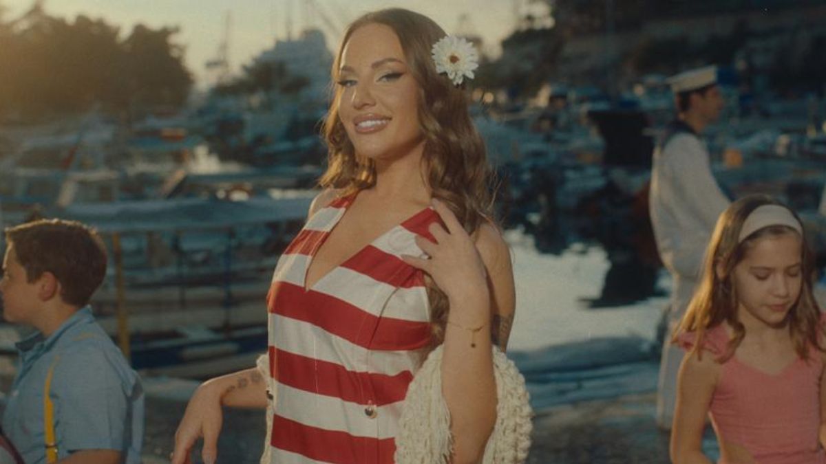 Ανδρομάχη: «Σούσουρο» με το νέο της viral hit με «άρωμα» ελληνικού κινηματογράφου