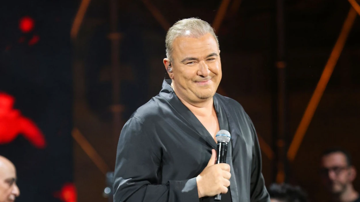 Αντώνης Ρέμος: Η ανακοίνωση για την παύση που κανείς δεν περίμενε – «Νιώθω την ανάγκη να ξεκουραστώ»