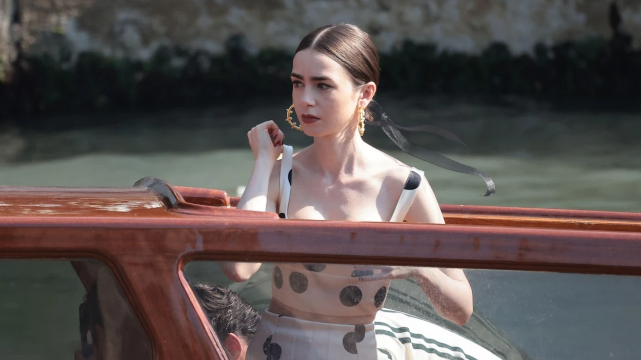 Emily in Paris: Τα γυρίσματα στη Μύκονο και η έκπληξη του Κυριάκου Μητσοτάκη στο Υπουργικό Συμβούλιο