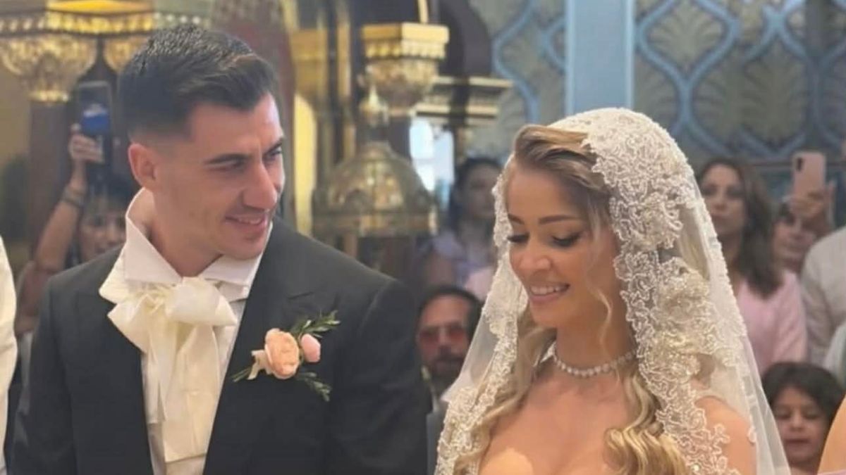 Φειδίας Παναγιώτου: Παντρεύτηκε την αγαπημένη του, Στυλιάνα Αβερκίου – Η συγκινητική αγκαλιά με τον πατέρα του