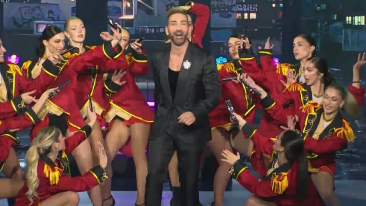 Νίκος Κοκλώνης: Εντυπωσίασε στο ξεκίνημα του 7ου live, με vibes Δέσποινας Βανδή και Χρύσπας