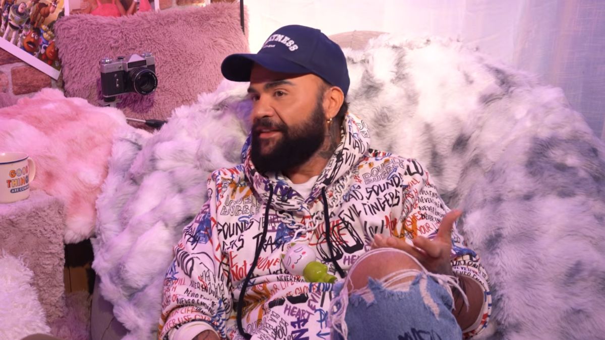 Περικλής Κονδυλάτος: «Με φώναξαν από όλες τις εκπομπές να πάω με την σύντροφό μου, την Ελίνα. Πόσο γελοίο θα ήταν όλο αυτό»;