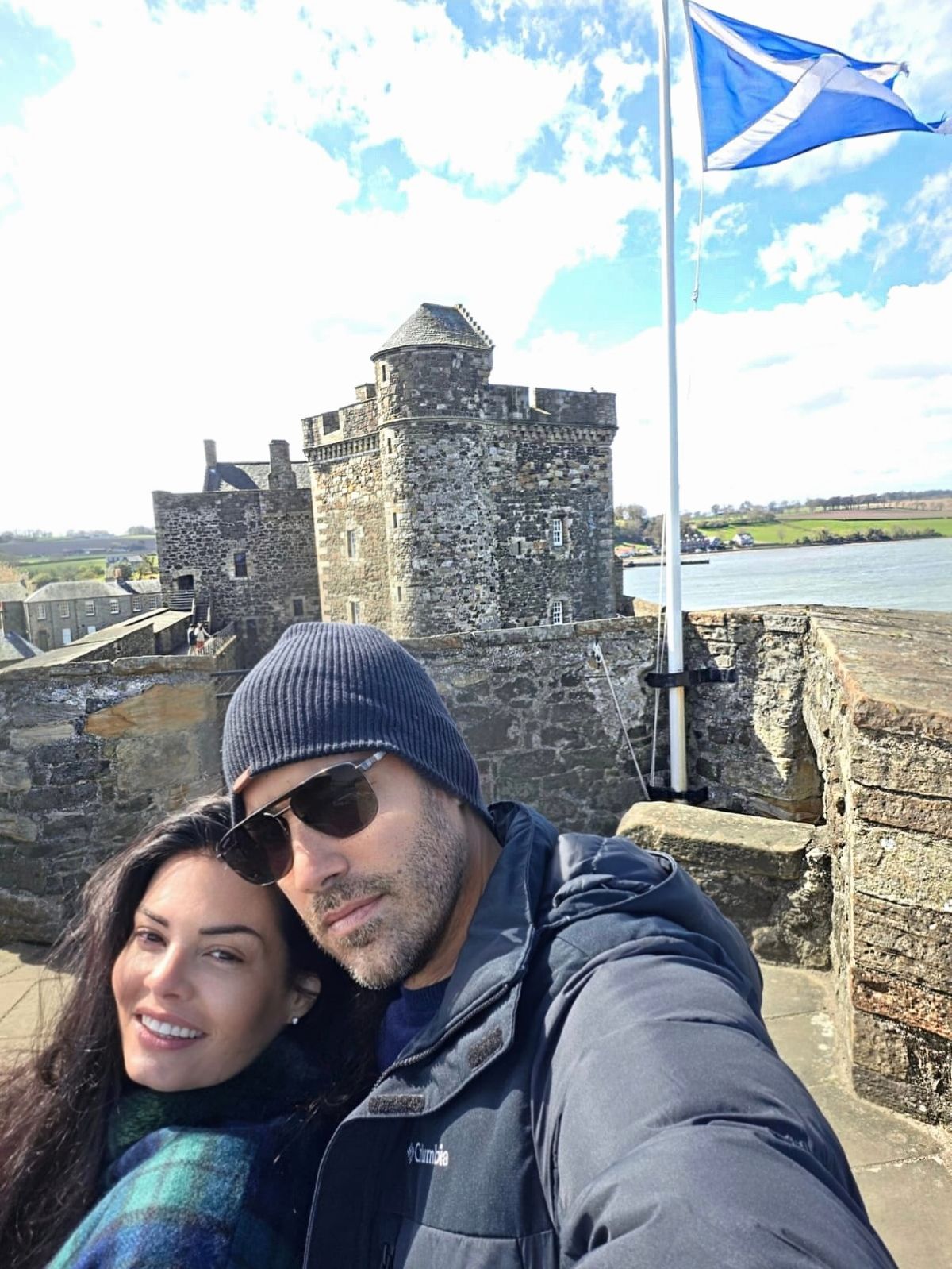 Μαρία Κορινθίου: Αγκαλιά με τον Γιώργο Καραθανάση στο ταξίδι τους στο Εδιμβούργο!