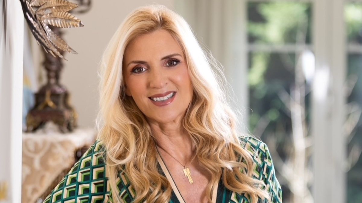 Η Λεώνα Λάϊος παρουσιάζει το βιωματικό εργαστήριο «Κουράστηκα να δίνω χωρίς να παίρνω»