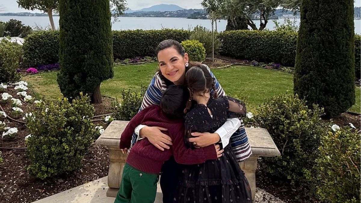 Όλγα Κεφαλογιάννη: Η τρυφερή φωτογραφία με τα παιδιά της και οι ευχές για το Πάσχα