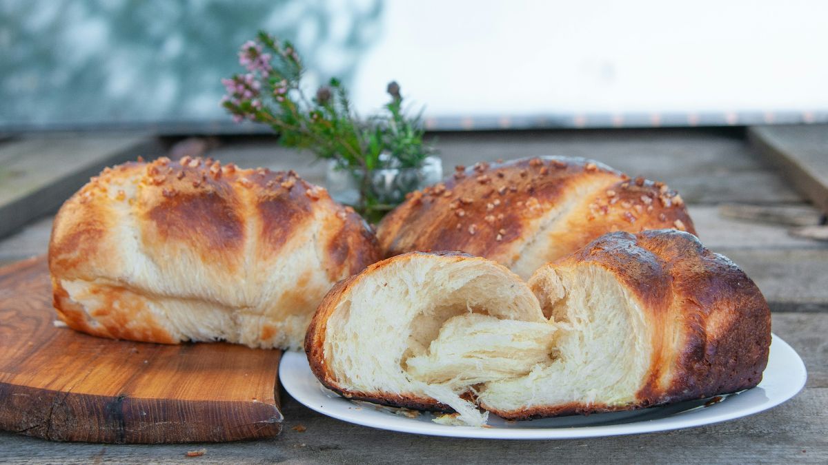 Πασχαλινά γλυκά που λατρεύουν μικροί και μεγάλοι