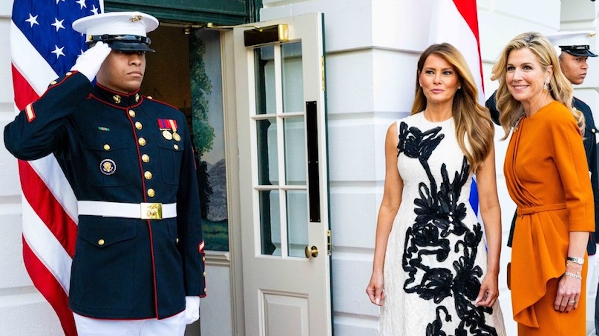 Βασίλισσα Μαξίμα και Μελάνια Τραμπ Η σύγχρονη διπλωματική μόδα σε δύο διαφορετικές εκδοχές