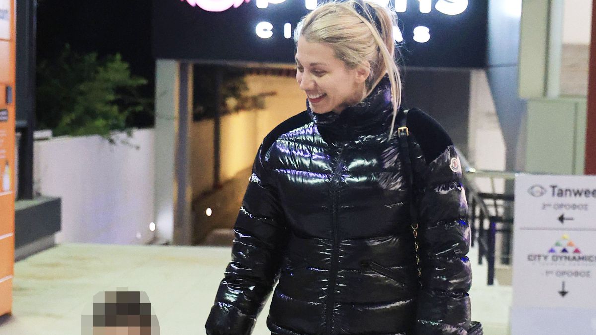 Κωνσταντίνα Σπυροπούλου: Στιγμές χαλάρωσης με τον γιο της, σε γνωστό εμπορικό κέντρο στη Γλυφάδα