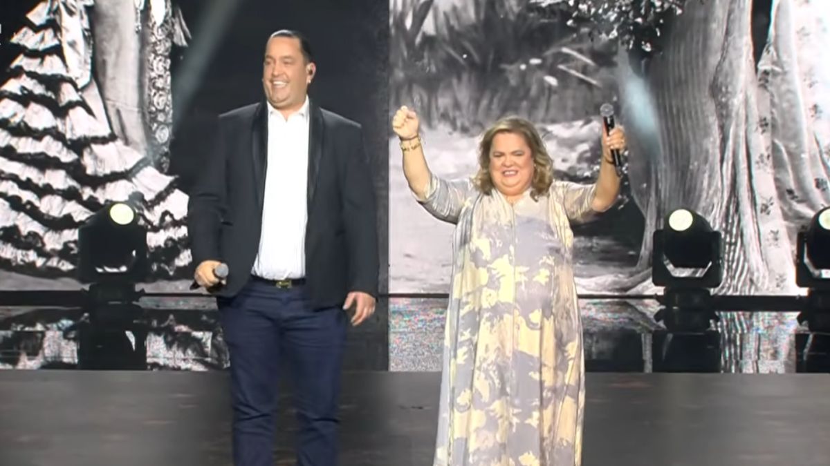 Έφη Θώδη και Dj Deleasis: «Πανζουρλισμός» στο στάδιο – Απέσπασαν απόψε το πρώτο τους 10αρι