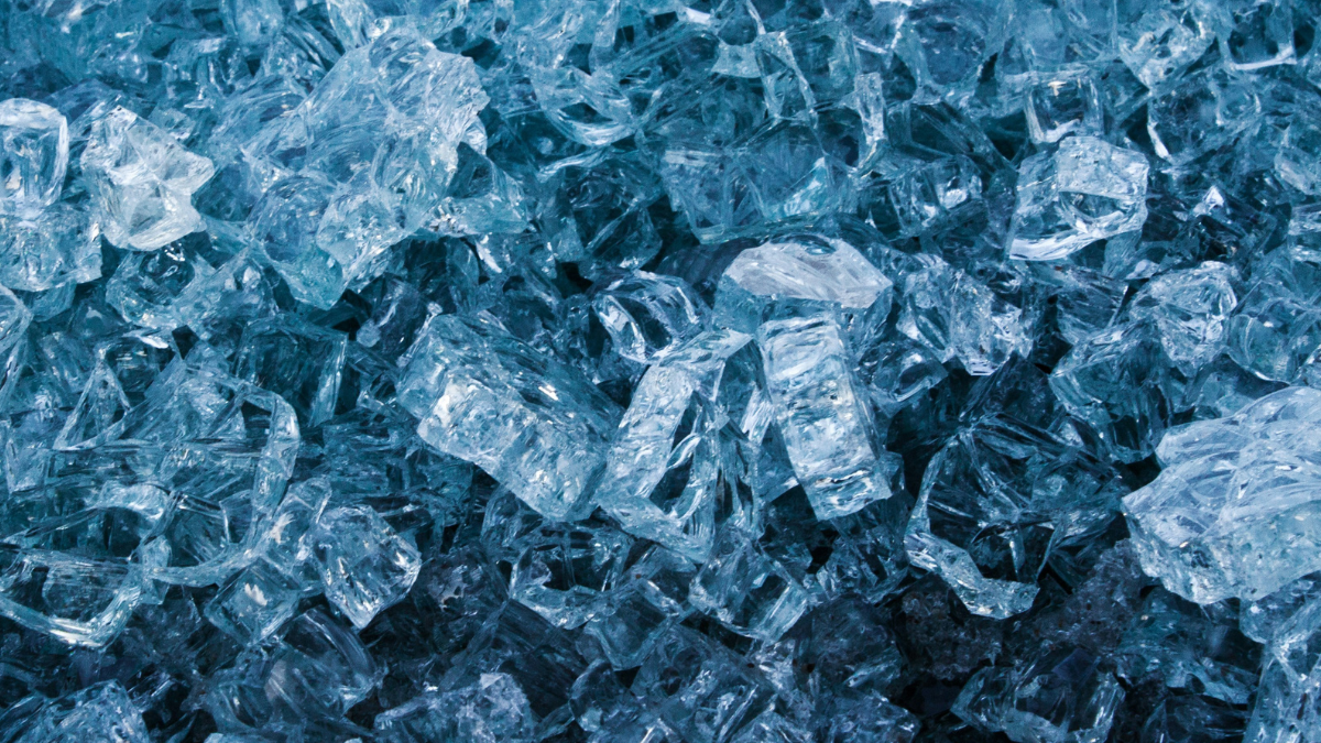 Ice bath ή skincare routine; Η πρωινή ρουτίνα που θα ανανεώσει το πρόσωπό σας τον Μάιο