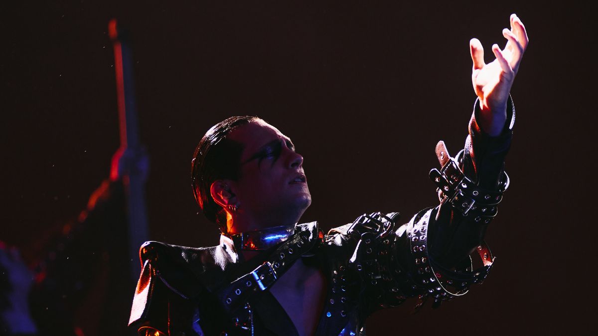 Eurovision 2026: Η Σερβία έκλεισε εντυπωσιακά τη βραδιά με μια dark εμφάνιση