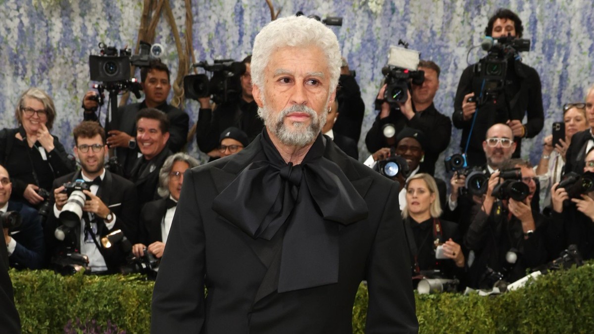 Met Gala 2026: Ο Bad Bunny έγινε 50 χρόνια μεγαλύτερος για χάρη της μόδας!