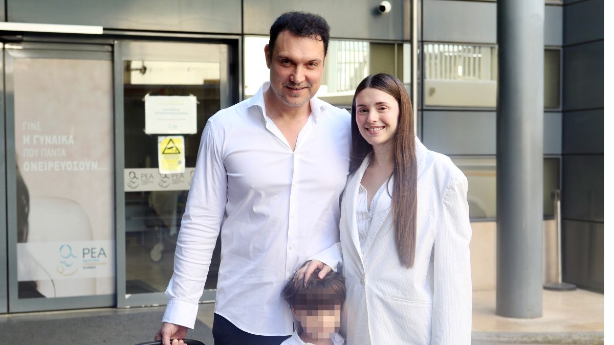 Γέννησε η Ιωάννα Σιαμπάνη – Οι πρώτες φωτογραφίες έξω από το μαιευτήριο μαζί με τον Τζίμη Σταθοκωστόπουλο