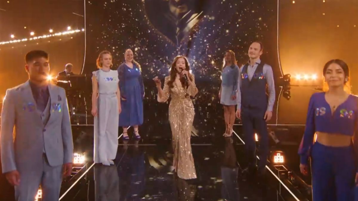 Eurovision 2026: H έναρξη του Α’Ημιτελικού, η συγκινητική αφιέρωση στη Μαρινέλλα και η εμβληματική εμφάνιση της Βίκυς Λέανδρος