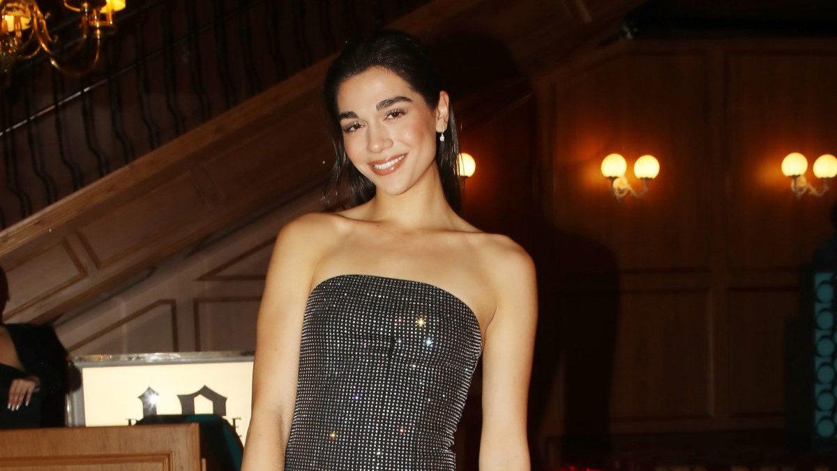 Βραδινή έξοδος για τη Μελίνα Νικολαΐδη με sparkling mini dress