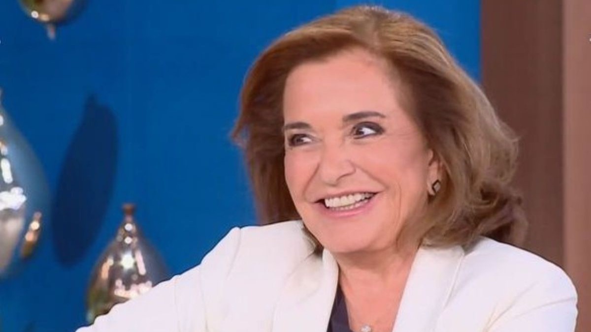 Ντόρα Μπακογιάννη για τον Κυριάκο Μητσοτάκη: «Είμαστε μια οικογένεια πάρα πολύ αγαπημένη. Είναι ο μικρός μου αδελφός και αυτό δεν θα αλλάξει ποτέ»
