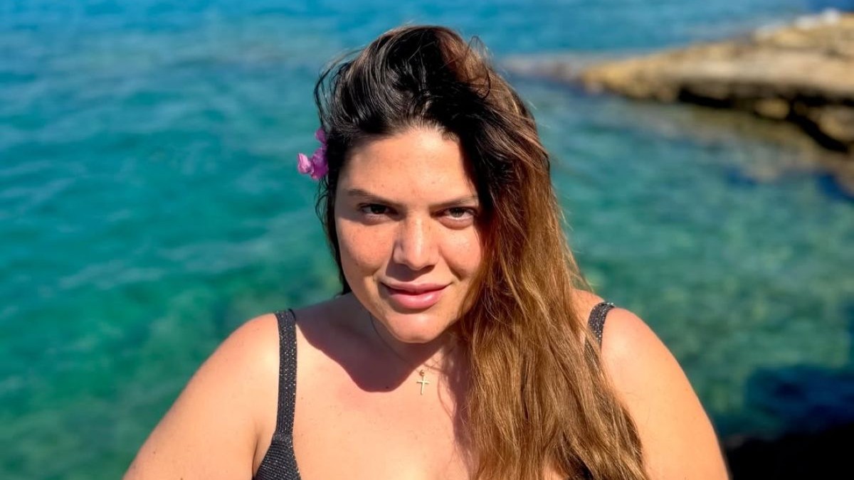 Δανάη Μπάρκα: Οι πρώτες καλοκαιρινές βουτιές και οι φωτογραφίες με μαγιό