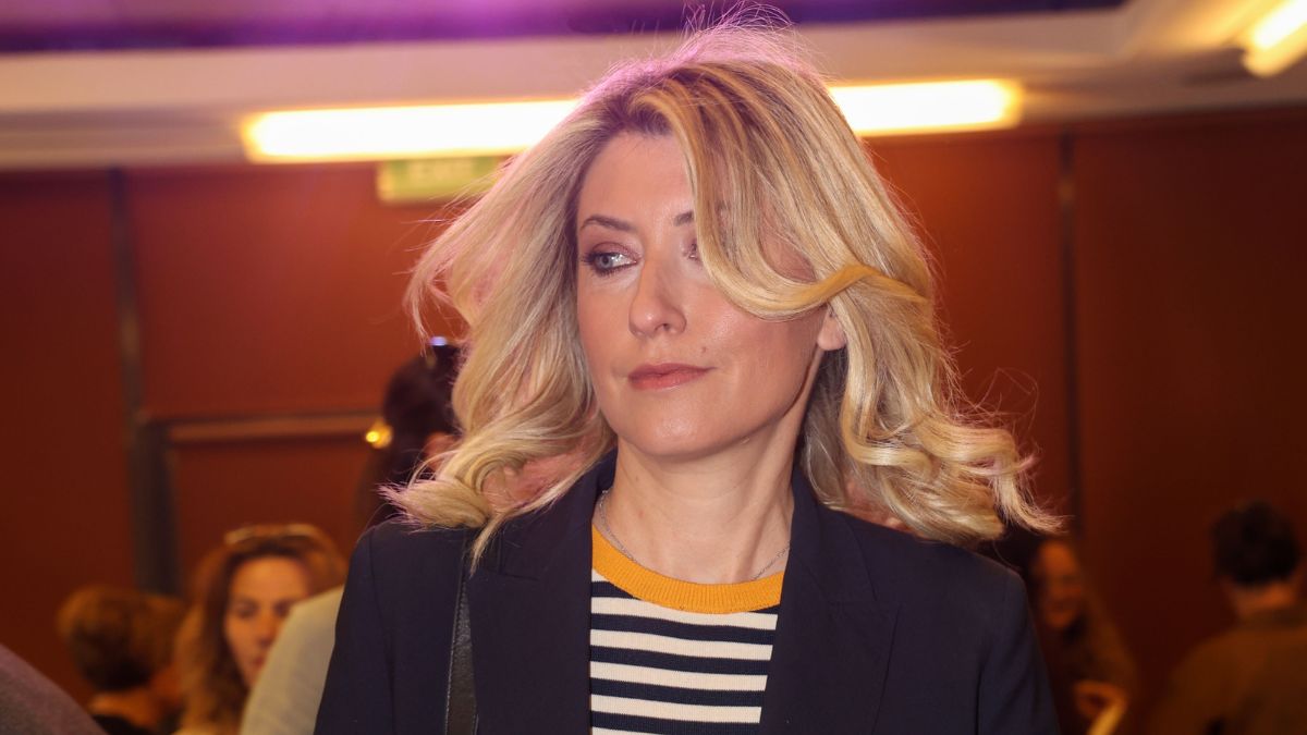 Σία Κοσιώνη: Με nany σακάκι και nautical vibes έκανε τη διαφορά με την εμφάνισή της