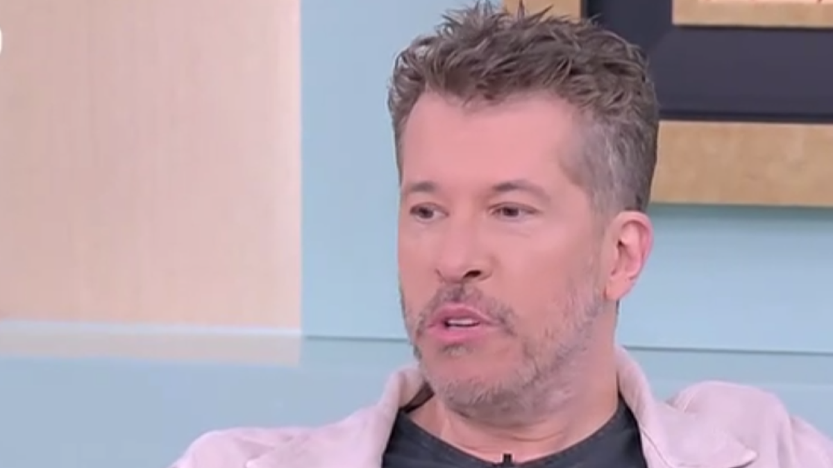 Χάρης Βαρθακούρης: «Τελευταία φορά που είχαμε πάει στην Πάρο ως οικογένεια ήταν το 2013, μετά κάηκε το σπίτι μας»