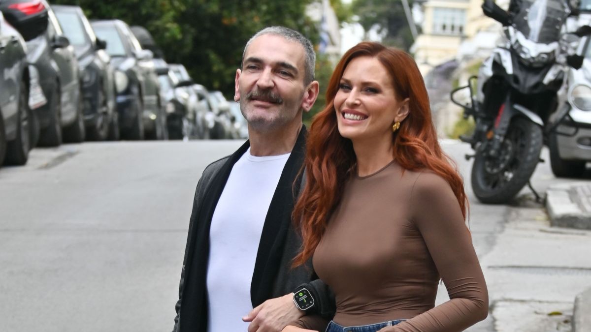 Σίσσυ Χρηστίδου – Κωνσταντίνος Δέδες: Χαλαρή βόλτα στο κέντρο της Αθήνας