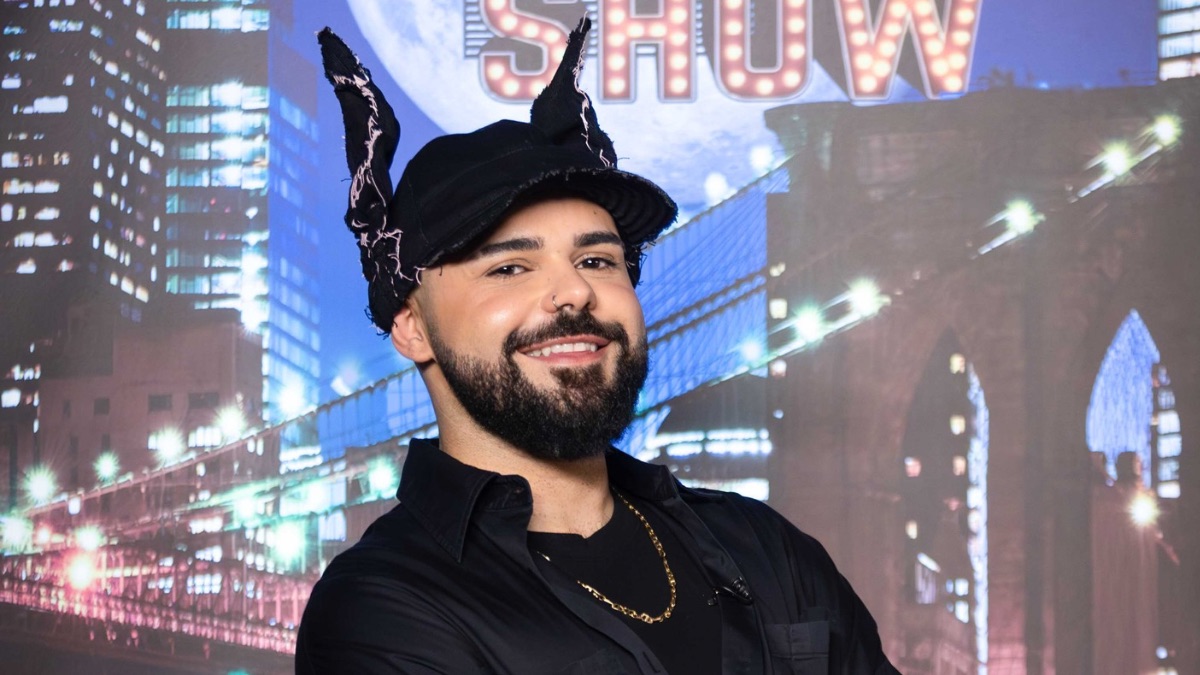 Ο Akylas συναντά τον Γρηγόρη Αρναούτογλου στο «The 2Night Show»