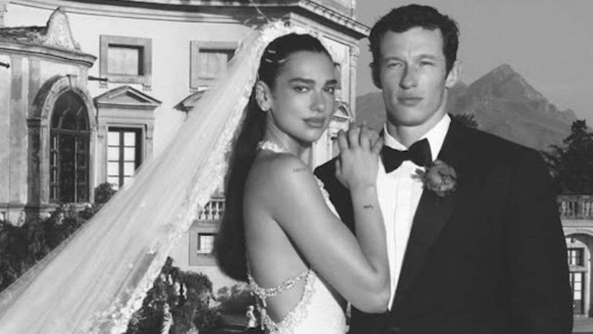 Dua Lipa: O οίκος Chanel έραψε το πολυτελές νυφικό της – Οι πρώτες φωτογραφίες από τον γάμο και οι εντυπωσιακές λεπτομέρειες