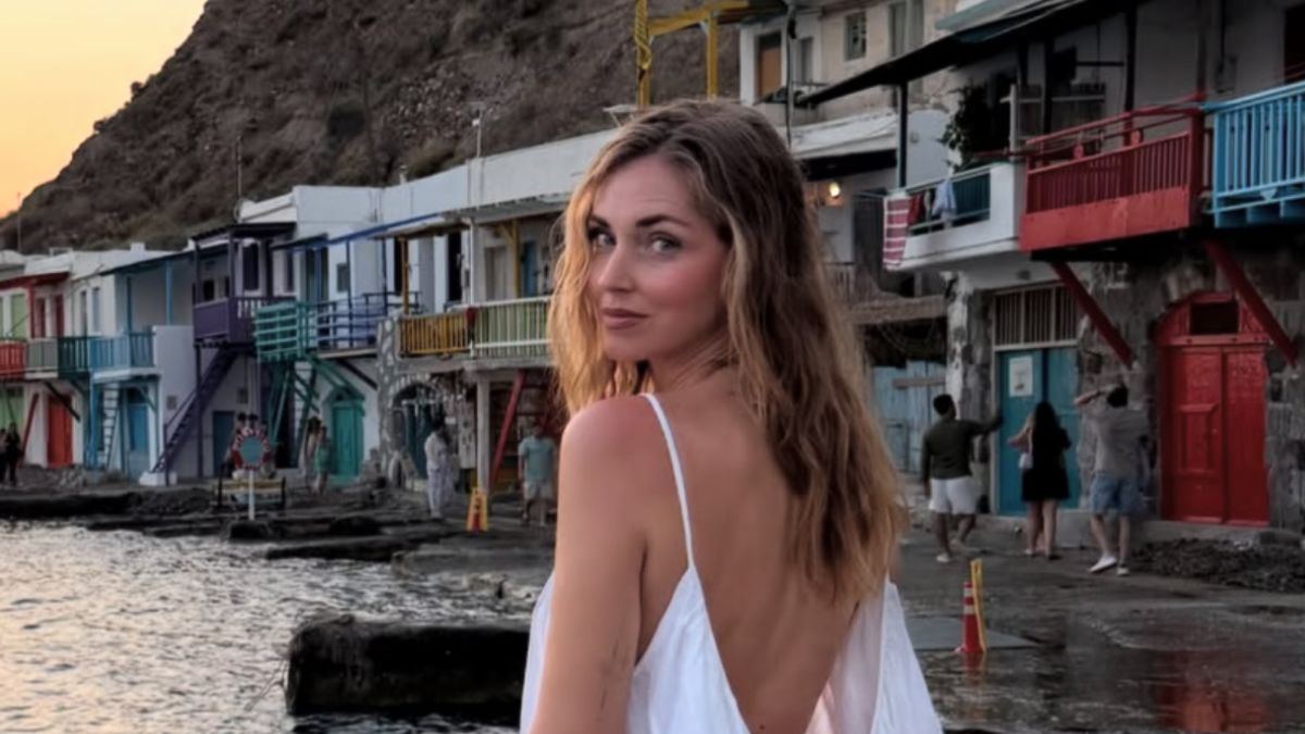 Κιάρα Φεράνι: Ζητά από τους followers της να της προτείνουν το επόμενο ελληνικό νησί για να επισκεφτεί