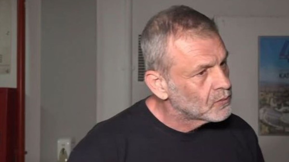 Απόστολος Γκλέτσος: «Και ποιος δεν έχει σκοτεινά μονοπάτια. Όσο μεγαλώνει κανείς βαδίζει προς το τέλος όλο και πιο χαρούμενος»