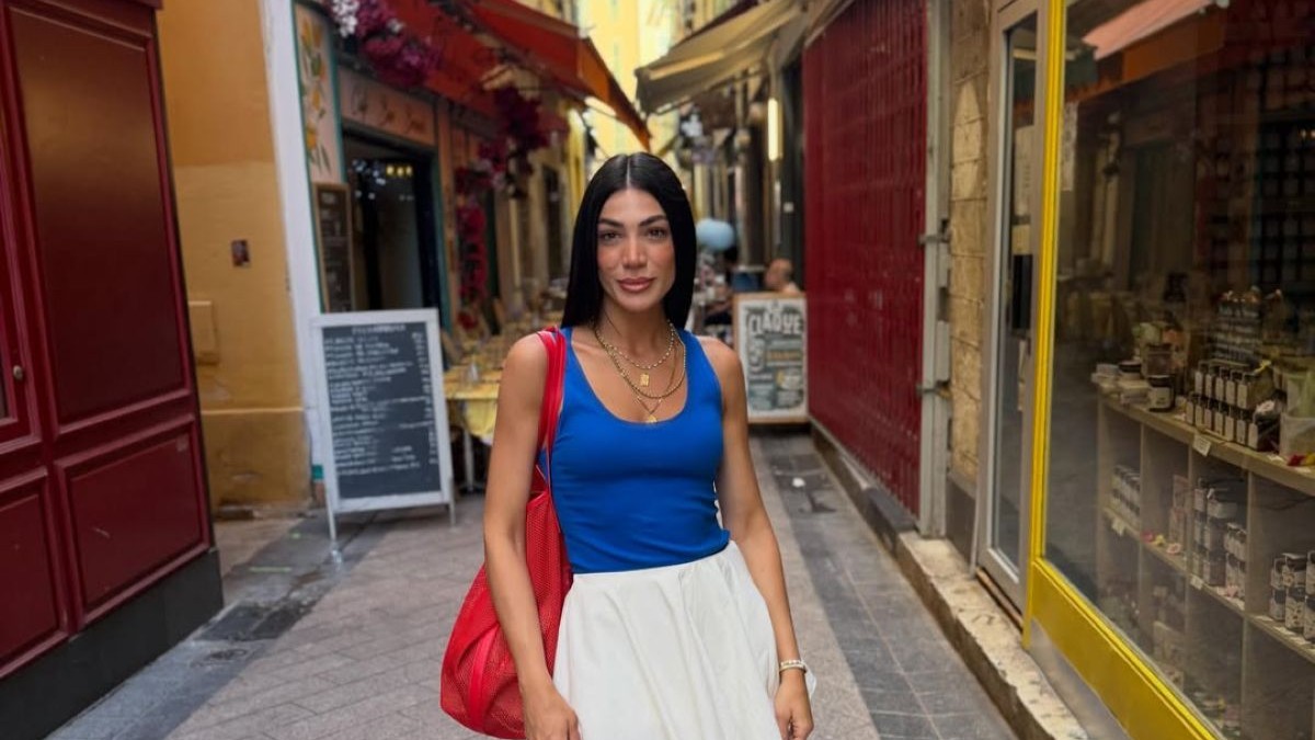 Ήβη Αδάμου: Οι φωτογραφίες από τη Γαλλία και το καλοκαιρινό look που ξεχώρισε