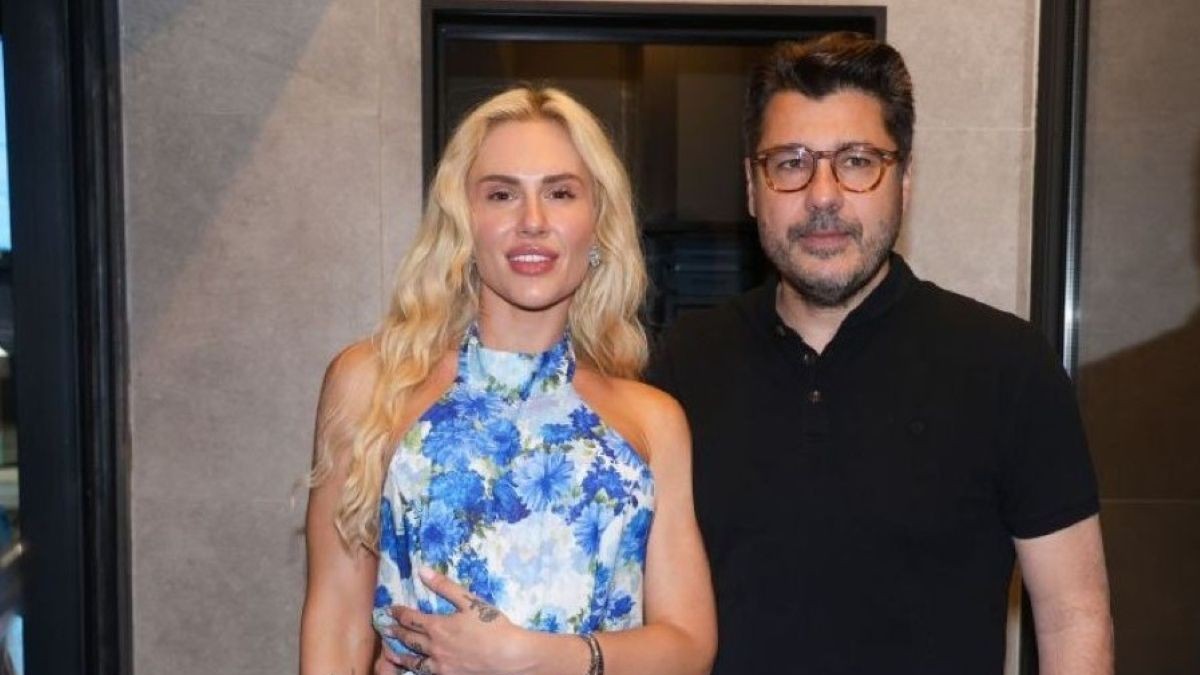 Έλενα Τσαγκρινού – Λάμπρος Κωνσταντάρας: Νέα κοινή έξοδος του ζευγαριού σε θεατρική πρεμιέρα!