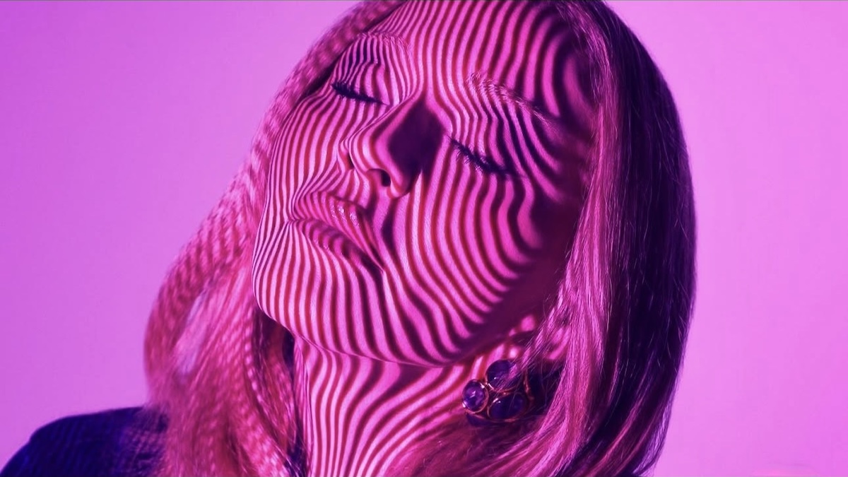 Madonna Όλοι κοιτούν πώς περπατά  Εκείνη συνεχίζει να δημιουργεί