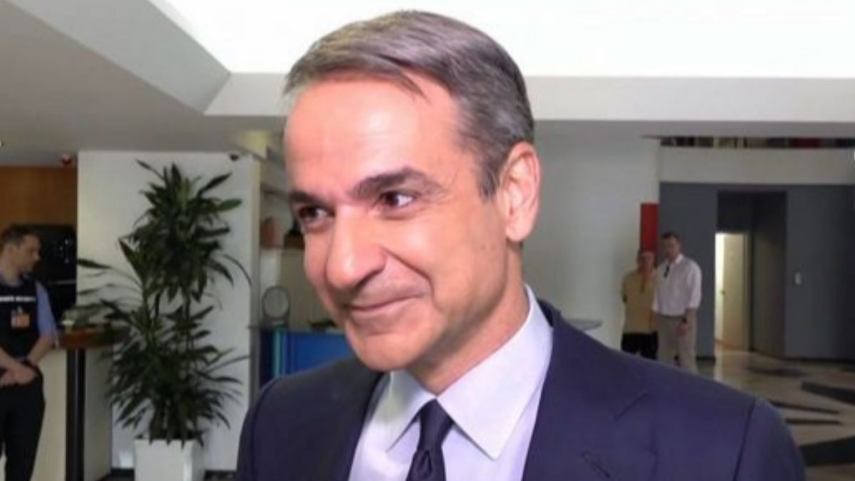 Κυριάκος Μητσοτάκης: Ο Peanut έκλεψε ξανά την παράσταση – Το απρόσμενο δώρο που ενθουσίασε τον σκύλο του Πρωθυπουργού